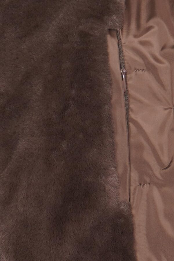 Γυναικείο μπουφάν μακρύ με εσωτερική γούνα.